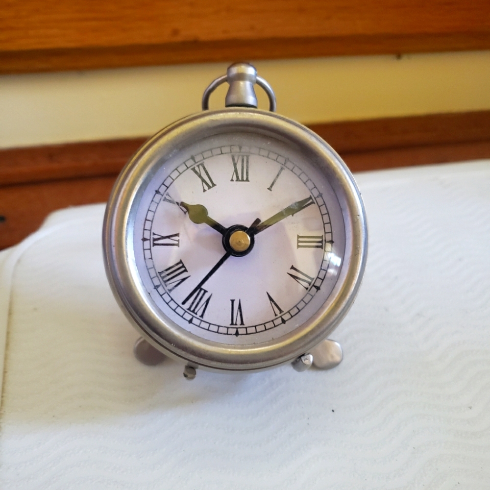 Vintage Classic Silver Pewter Table Desk Clock India Prestige Quartz